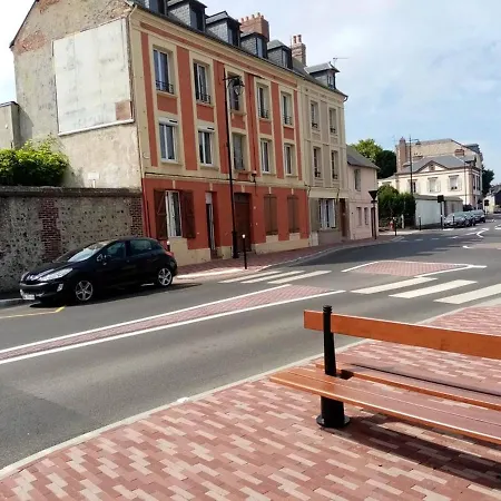 Appartement Cosy A Honfleur De 40 M² Avec Parking Prive Apartamento